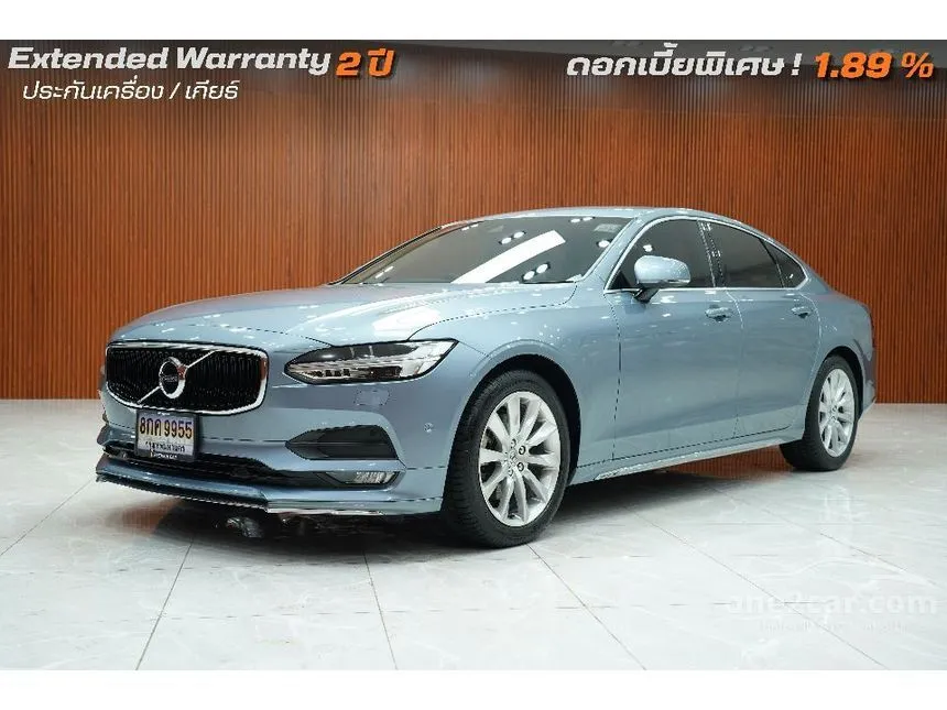 2018 Volvo S90 D4 Momentum Sedan