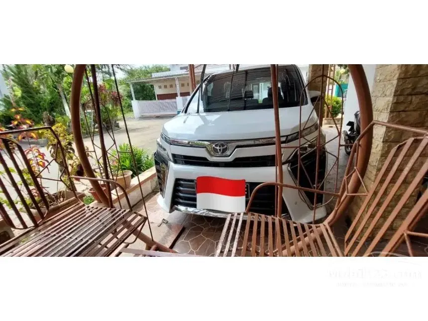 Jual Mobil Toyota Voxy 2018 2.0 di Sumatera Selatan Automatic Wagon Putih Rp 379.000.000