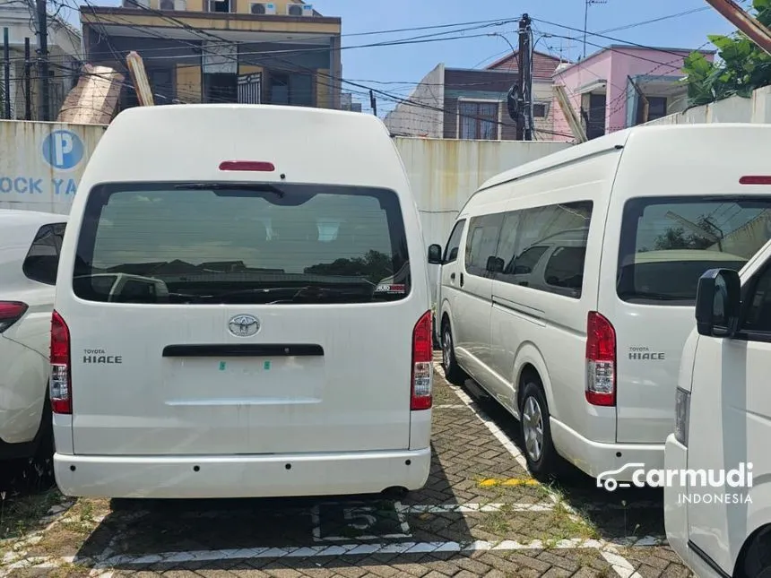 2024 Toyota Hiace Commuter Van Wagon