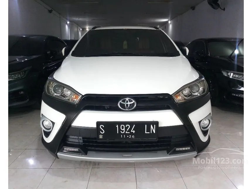 Jual Mobil Toyota Yaris 2016 TRD Sportivo Heykers 1.5 di Jawa Timur Manual Hatchback Putih Rp 169.000.000