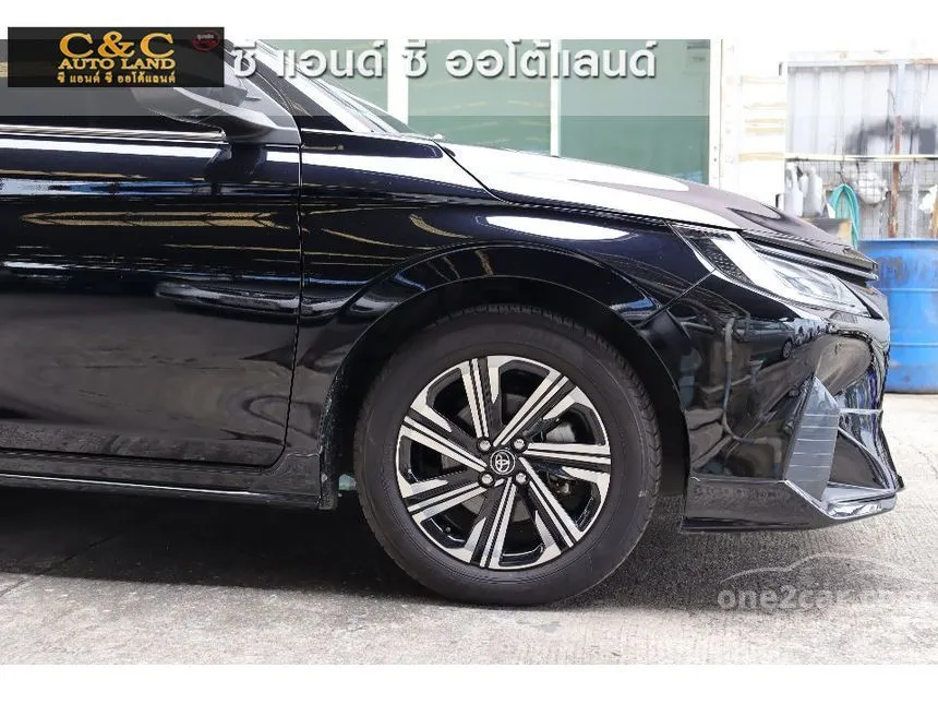 2024 Toyota Yaris Ativ Premium Luxury Sedan