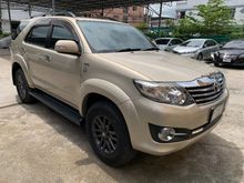 2014 Toyota Fortuner 2.7 (ปี 12-15) V SUV
