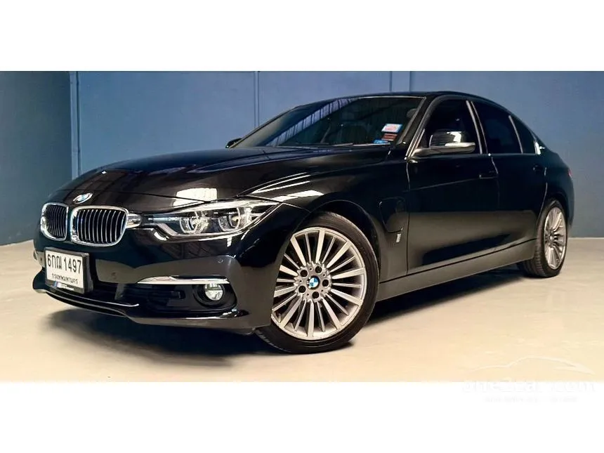 2017 BMW 330e Luxury Sedan