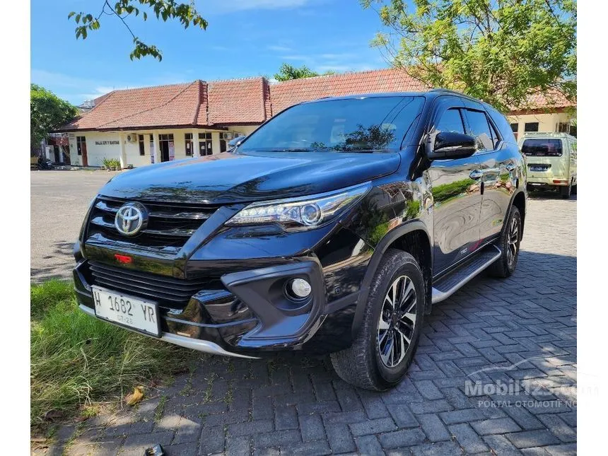 Jual Mobil Toyota Fortuner 2018 SRZ 2.7 di Jawa Timur Automatic SUV Hitam Rp 397.000.000
