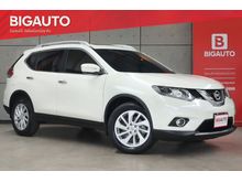 2015 Nissan X-Trail 2.5 (ปี 14-17) V 4WD SUV AT