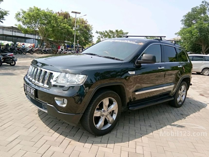  Jual  Mobil  Jeep  Grand Cherokee  2011 5 7 di Jawa Barat 