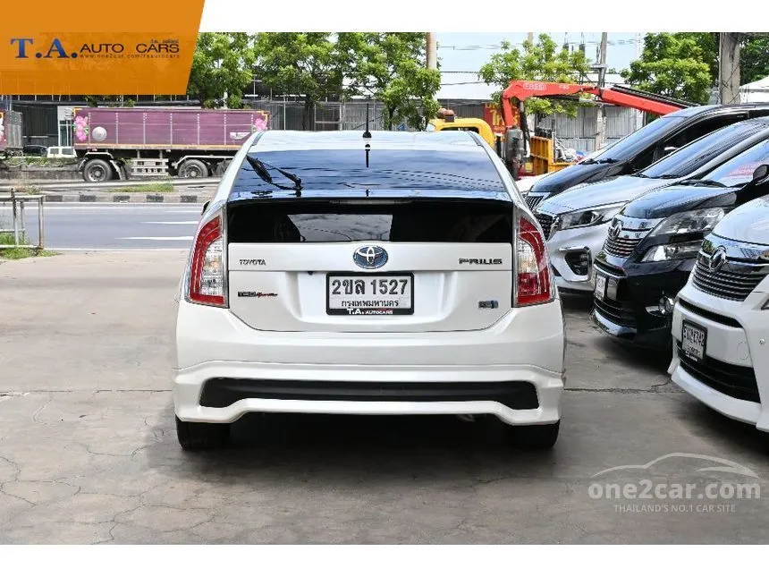 2013 Toyota PRIUS Hybrid TRD Sportivo Hatchback