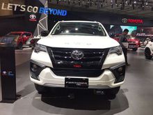 2018 Toyota Fortuner 2.4 TRD SUV