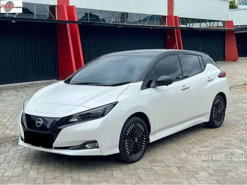 2023 Nissan Leaf (2 Tone) Hatchback