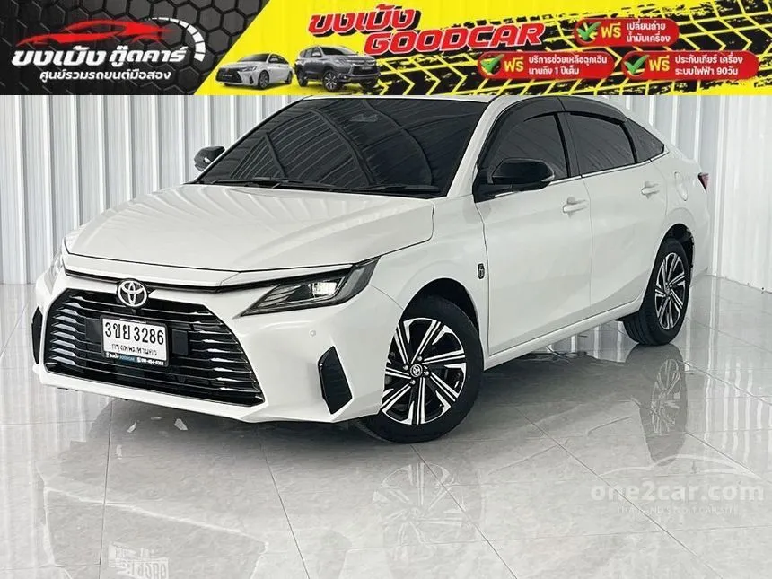 2022 Toyota Yaris Ativ Premium Luxury Sedan
