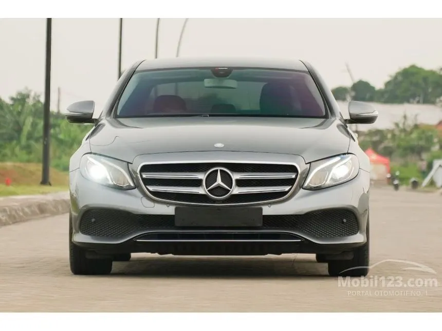 2016 Mercedes-Benz E250 Avantgarde CKD Sedan