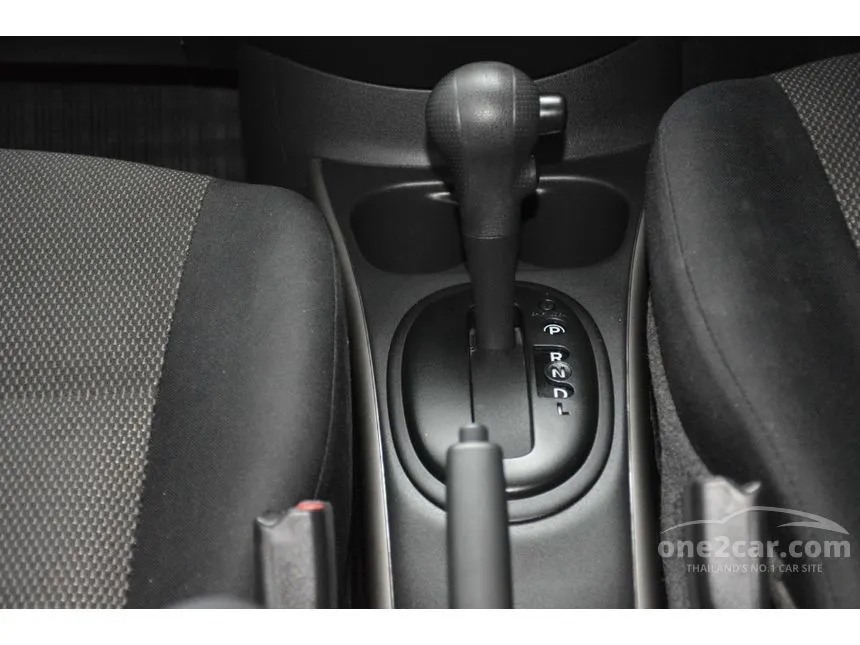2013 Nissan ALMERA ES Sedan