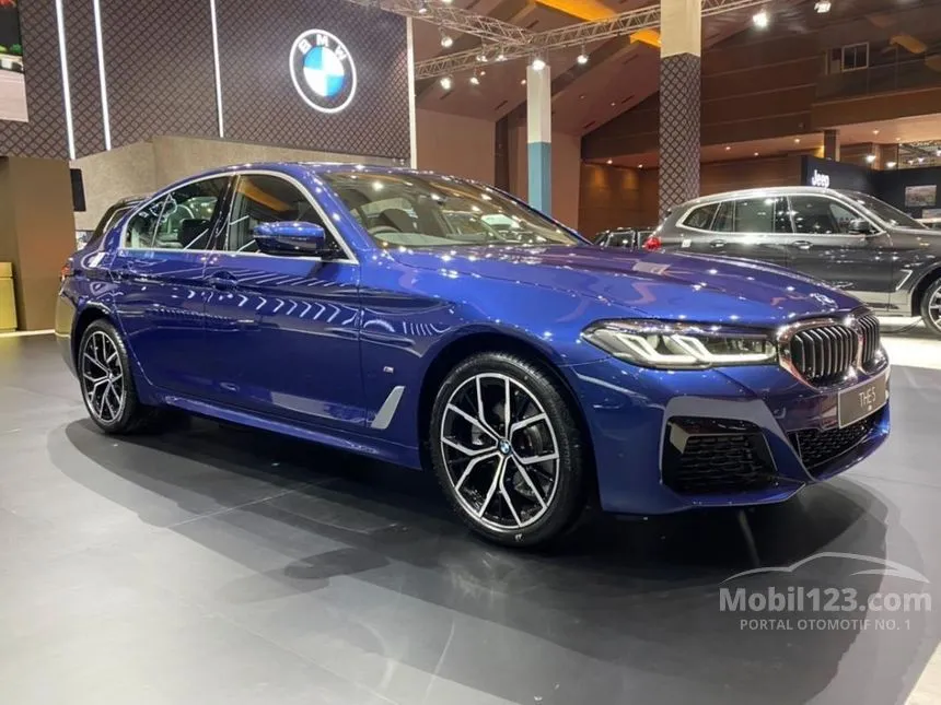 Jual Mobil BMW 520i 2023 M Sport 2.0 di DKI Jakarta Automatic Sedan ...