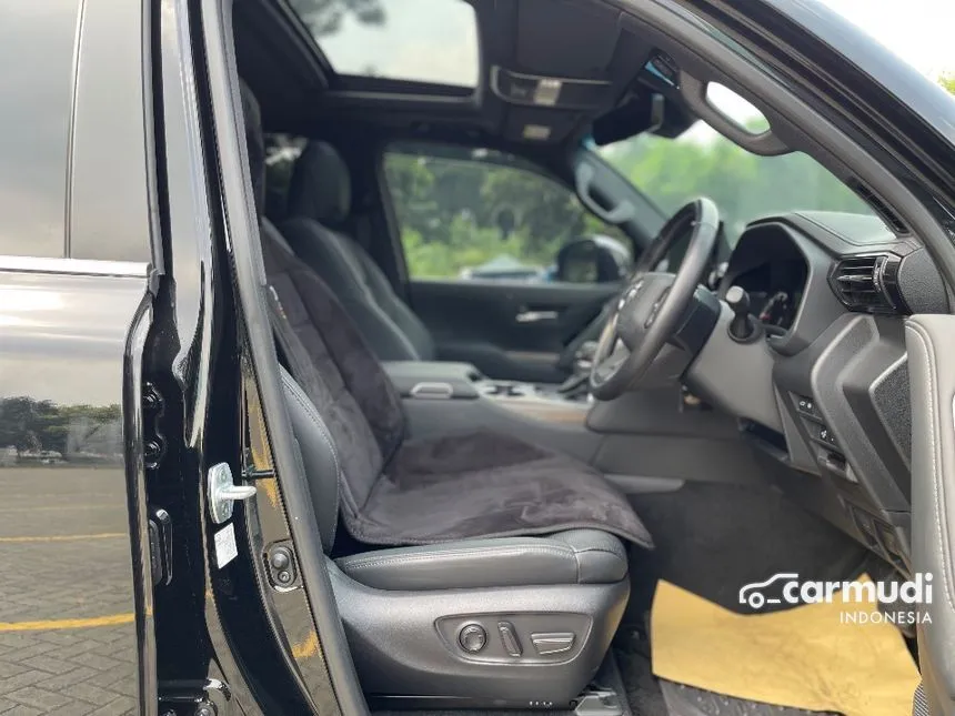 2023 Toyota Land Cruiser 300 VX-R (Premium Colour) SUV