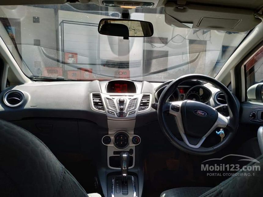  Jual  Mobil  Ford  Fiesta  2012 Sport 1 6 di Bali Automatic 