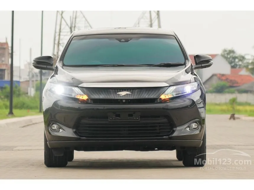 2014 Toyota Harrier SUV