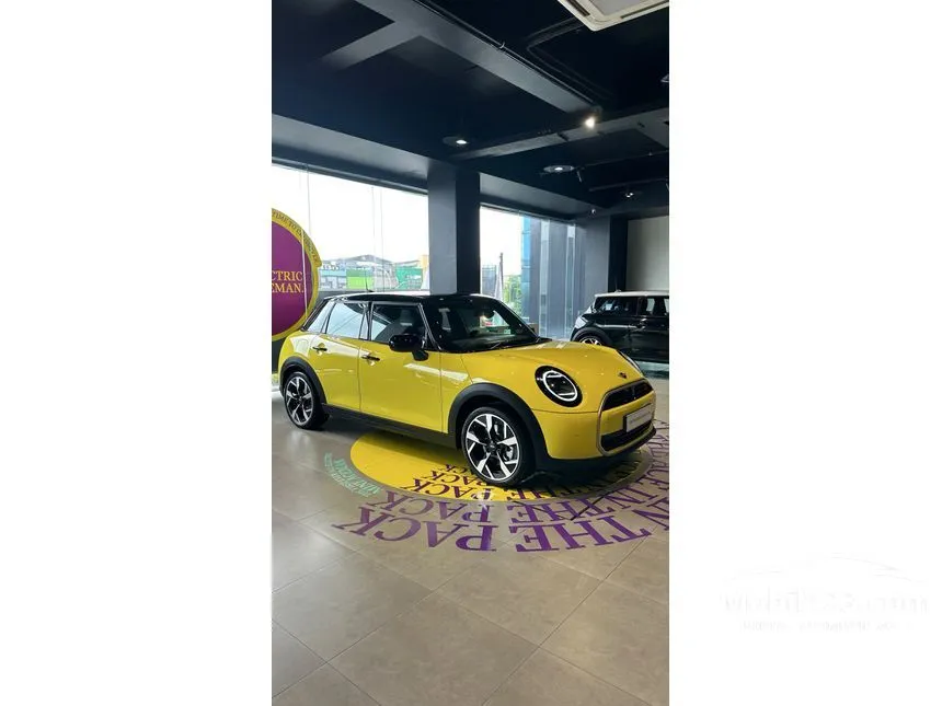 2025 MINI Cooper S 5 Door Hatchback