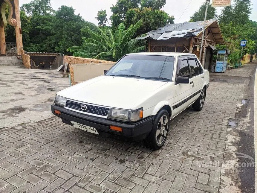 Jual Mobil Toyota Corolla 1987 1.3 di Jawa Timur Manual Sedan Putih Rp 18.000.000