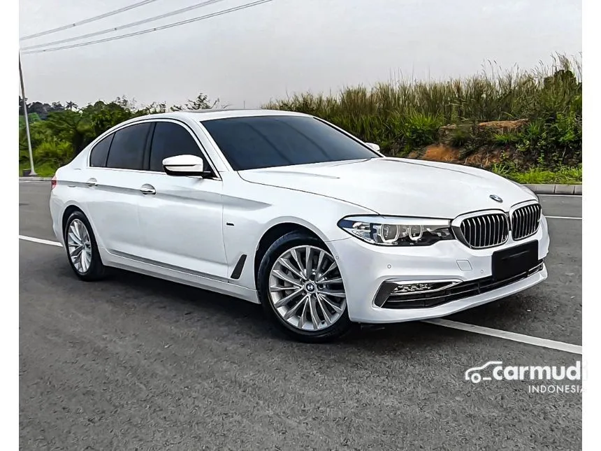 2018 BMW 530i Luxury Sedan