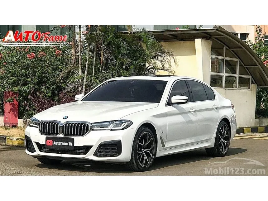 Jual Mobil BMW 520i 2022 M Sport 2.0 di DKI Jakarta Automatic Sedan Putih Rp 825.000.000