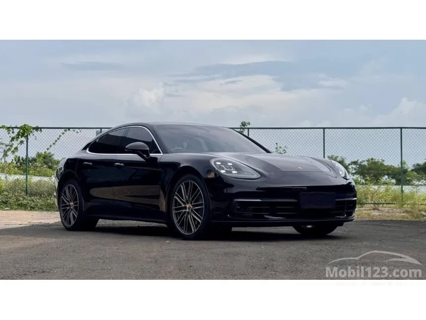 2017 Porsche Panamera 4S Hatchback
