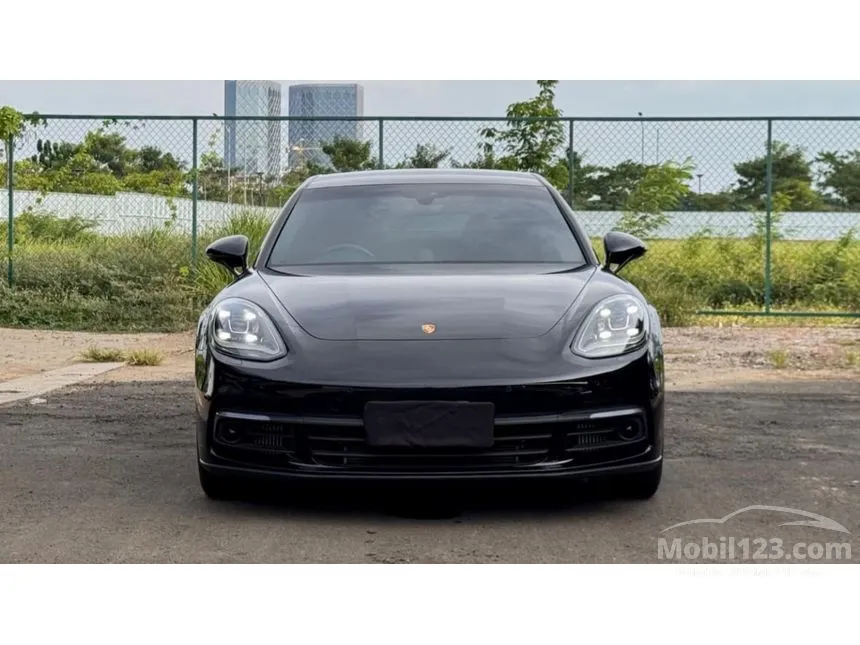 2017 Porsche Panamera 4S Hatchback