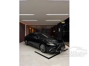 2023 Lexus ES 300h 2.5 Ultra Luxury Sedan