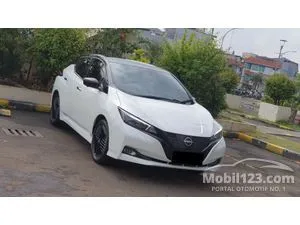 2023 Nissan Leaf (2 Tone) Hatchback
