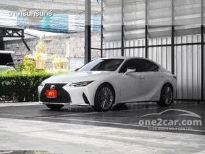 2025 Lexus IS300h 2.5 Premium Sedan