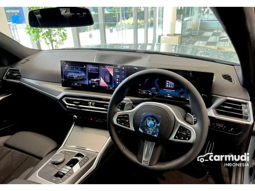 2025 BMW 320i M Sport Sedan