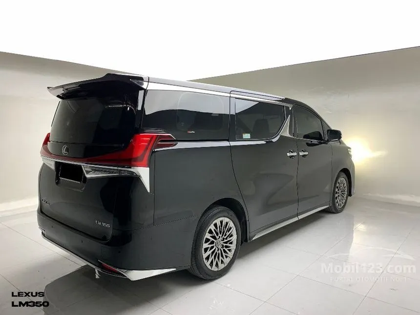 2020 Lexus LM 350 7 Seater MPV