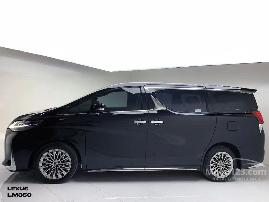 2020 Lexus LM 350 7 Seater MPV