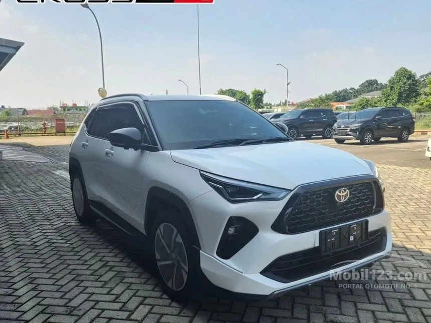 Jual Mobil Toyota Yaris Cross 2023 S HEV GR Parts Aero Package 1.5 di Banten Automatic Wagon Putih Rp 360.000.000