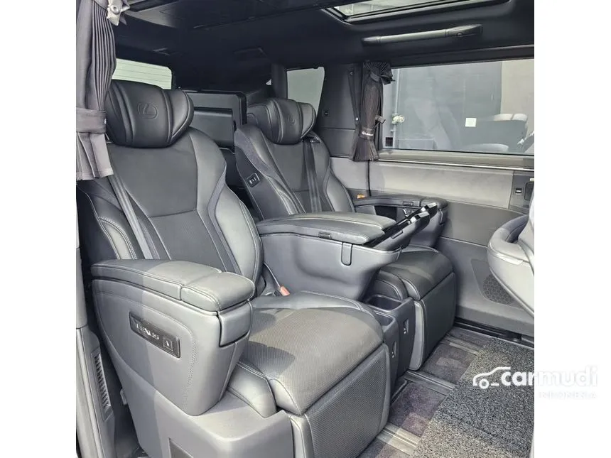 2023 Lexus LM 350h 7 Seater MPV