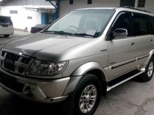 2011 Isuzu Grand Touring 2.5 MPV Minivans