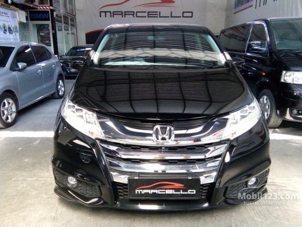 Honda Odyssey Mobil Bekas Baru dijual di Indonesia 