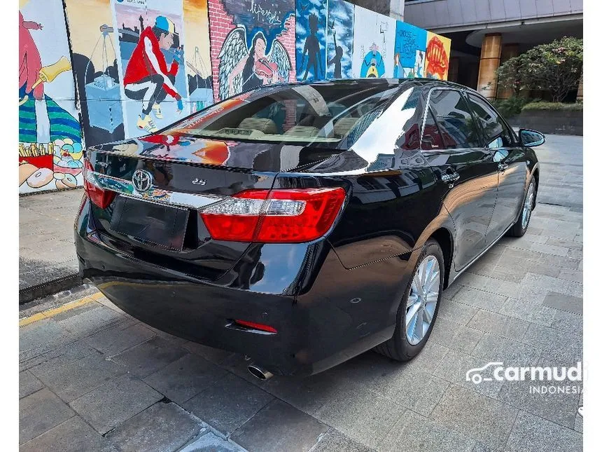 2014 Toyota Camry V Sedan
