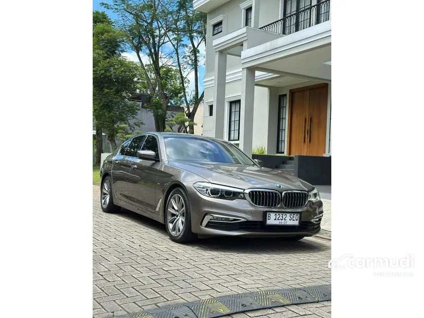 2018 BMW 520i Luxury Sedan