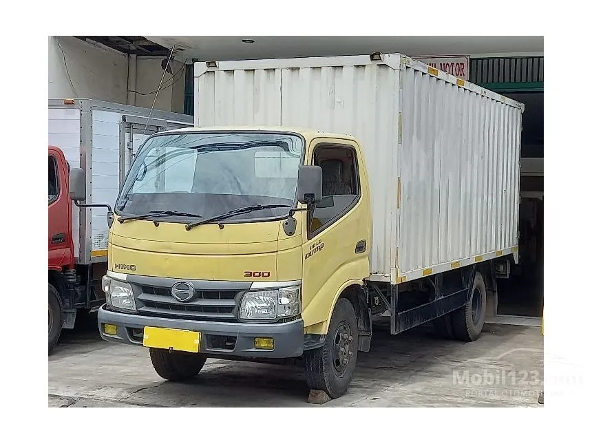2019 Hino Dutro 110 LD Trucks