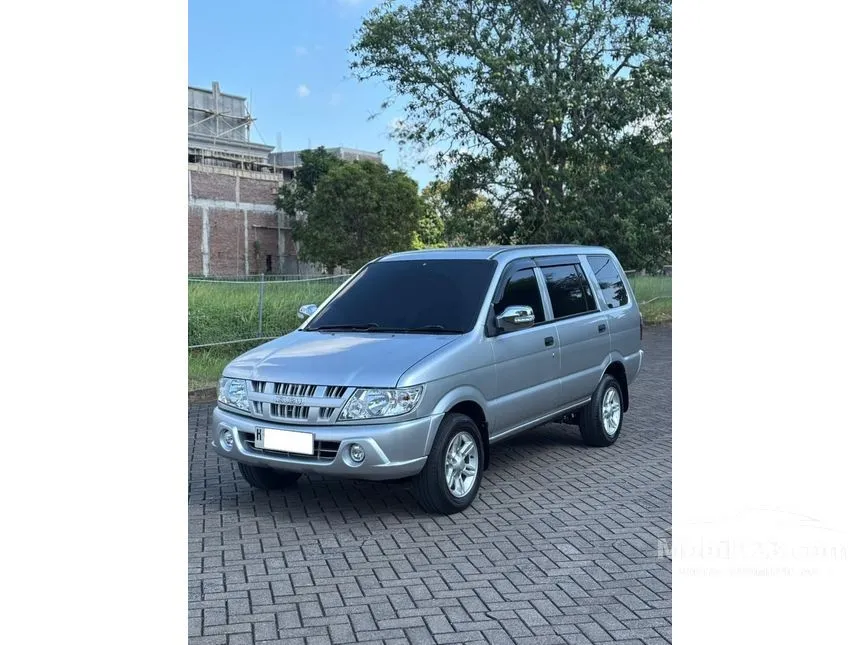 2019 Isuzu Panther Smart SUV