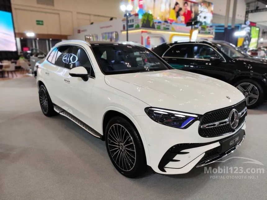 2025 Mercedes-Benz GLC300 AMG Line 4MATIC SUV