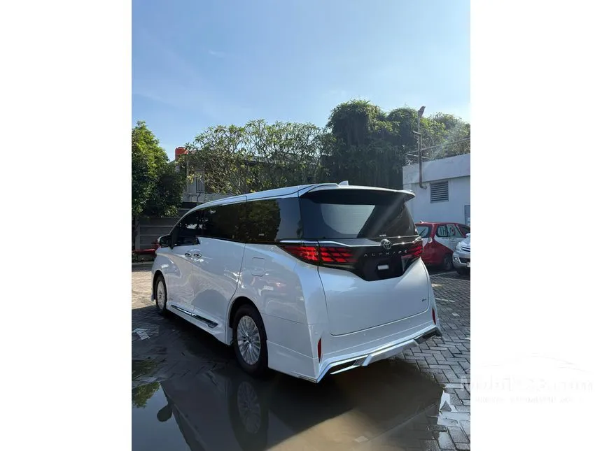 2026 Toyota Alphard HEV Modelista MPV