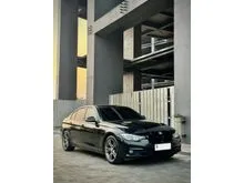 2019 BMW 320i 2.0 Sport Shadow Edition Sedan