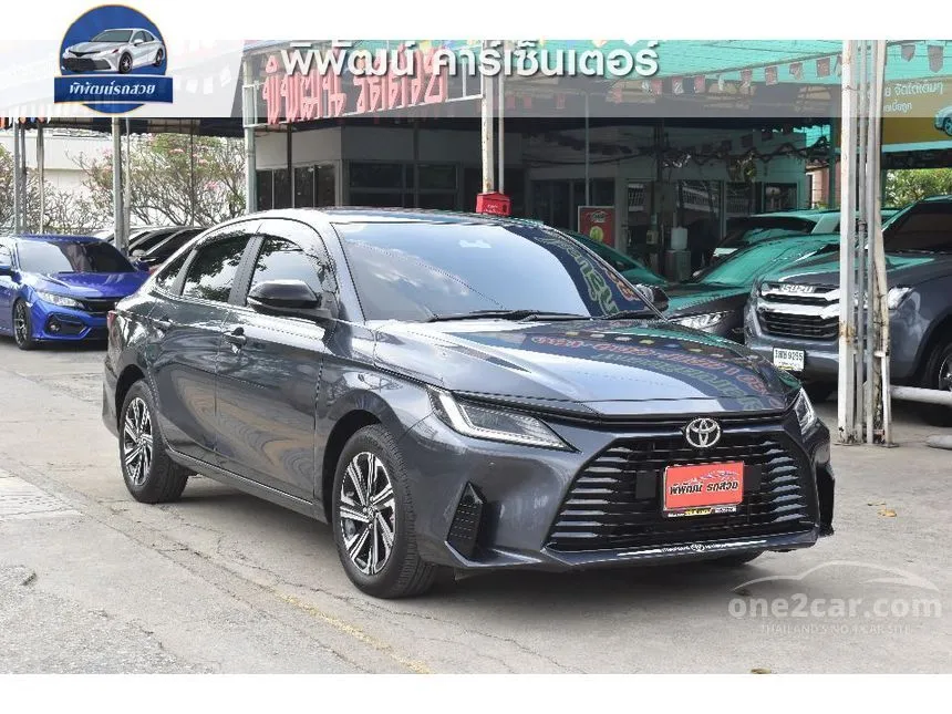 2023 Toyota Yaris Ativ Premium Luxury Sedan