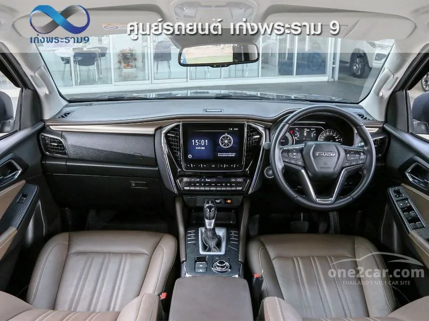 2023 Isuzu MU-X Ultimate SUV