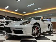 2022 Porsche 718 2.5 Cayman S Coupe TOTAL DP RINGAN White On Red Sport Package + Electric Seat 18Ways HARGA NEGO RARE UNIT