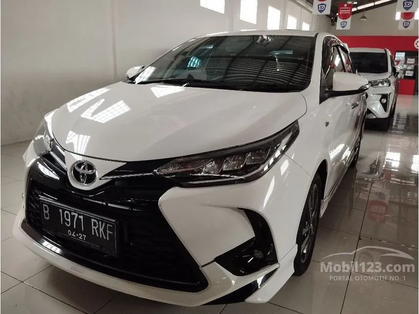 Jual Mobil Toyota Yaris 2022 S GR Sport 1.5 di Jawa Barat Automatic Hatchback Putih Rp 259.000.000