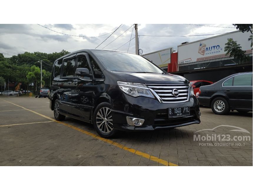 Nissan serena 2015
