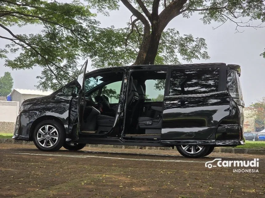 2019 Toyota Voxy Wagon