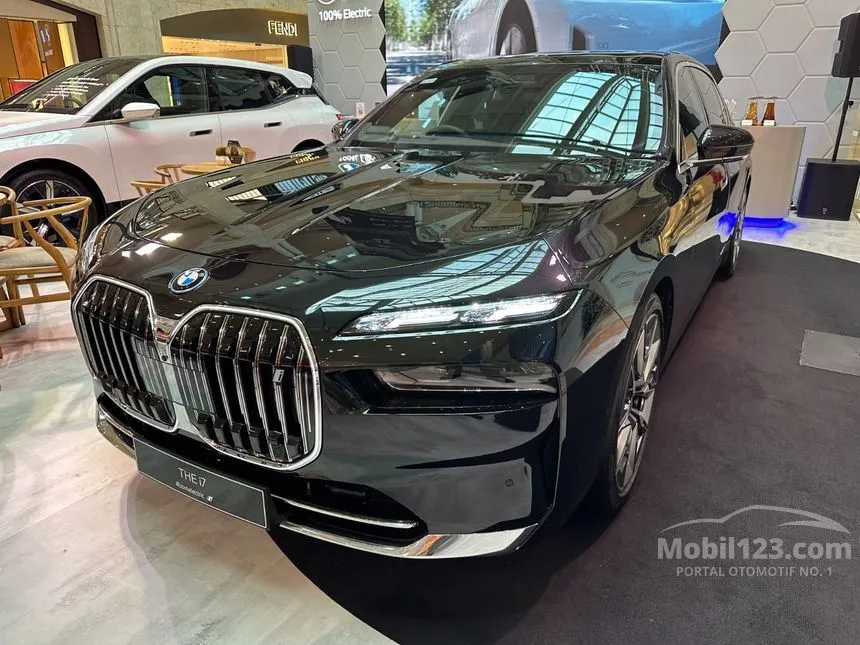 Jual Mobil BMW i7 2023 xDrive60 Gran Lusso di DKI Jakarta Automatic ...